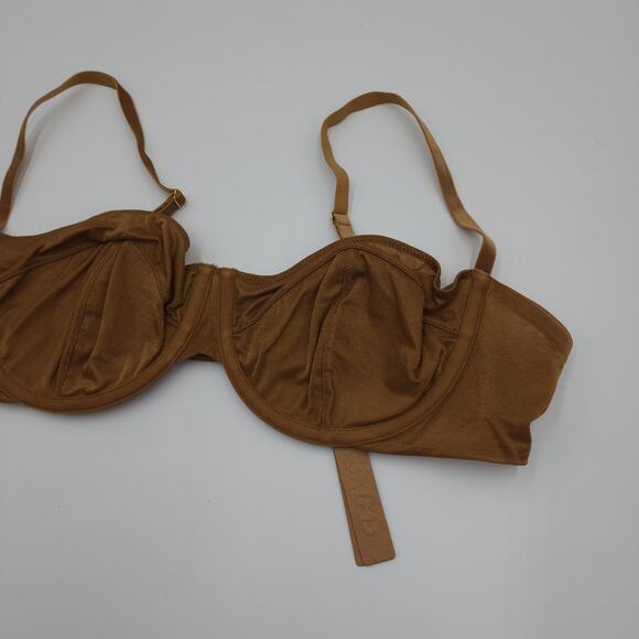 SKIMS Glissenette Underwired Bra in Chai Size 40B - Picture 4 of 8